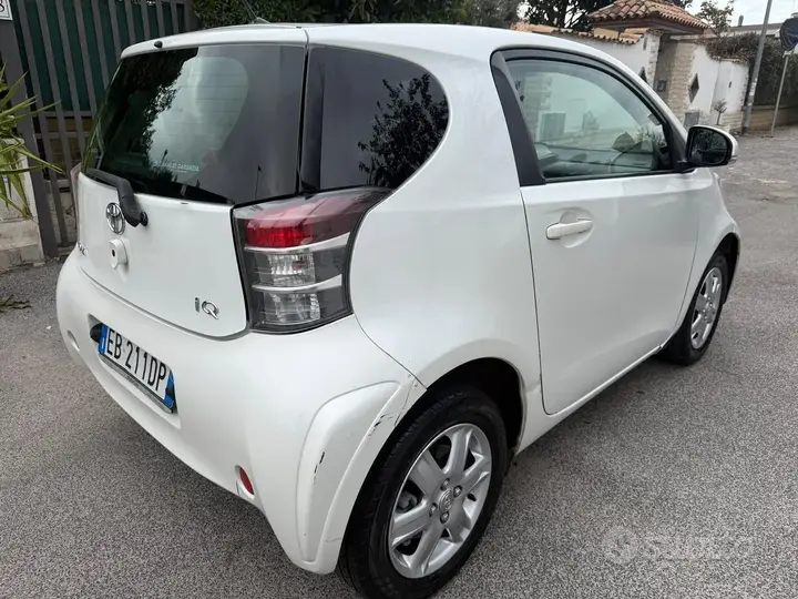 Toyota Iq 2010 photo 3