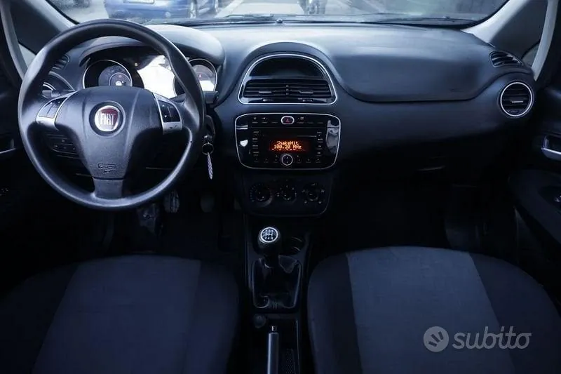 Fiat Grande Punto 2014 photo 2