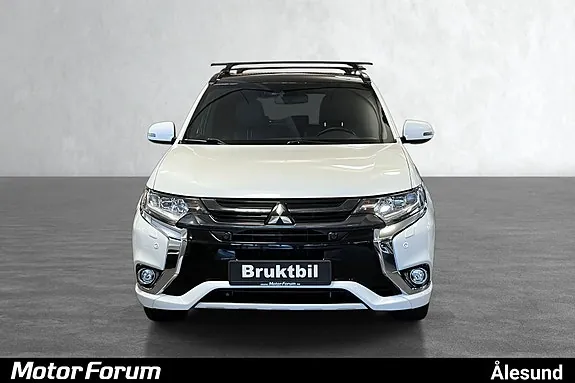 Mitsubishi Outlander 2018 photo 2