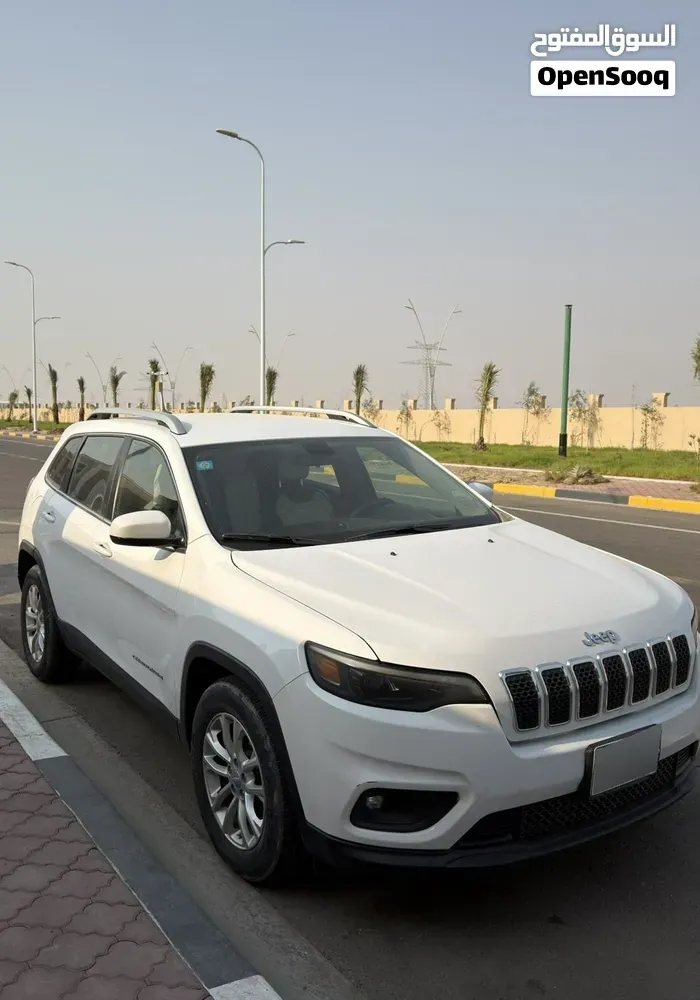 Jeep Cherokee 2019 photo 2