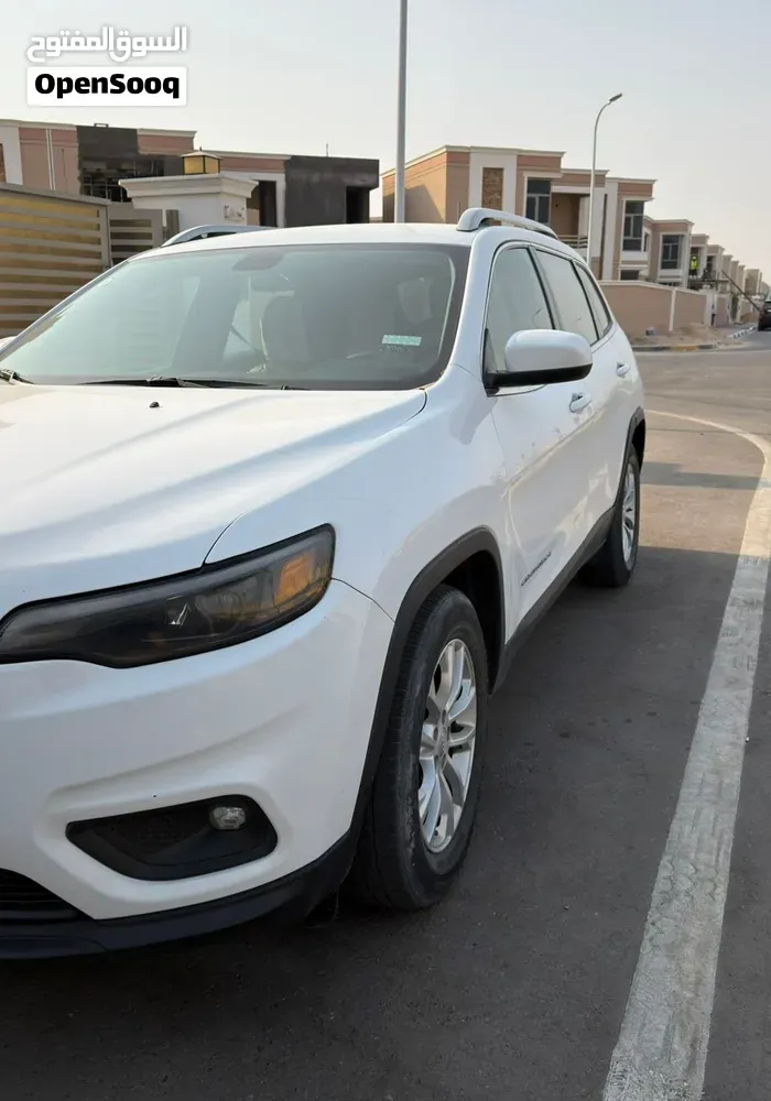 Jeep Cherokee 2019 photo 3