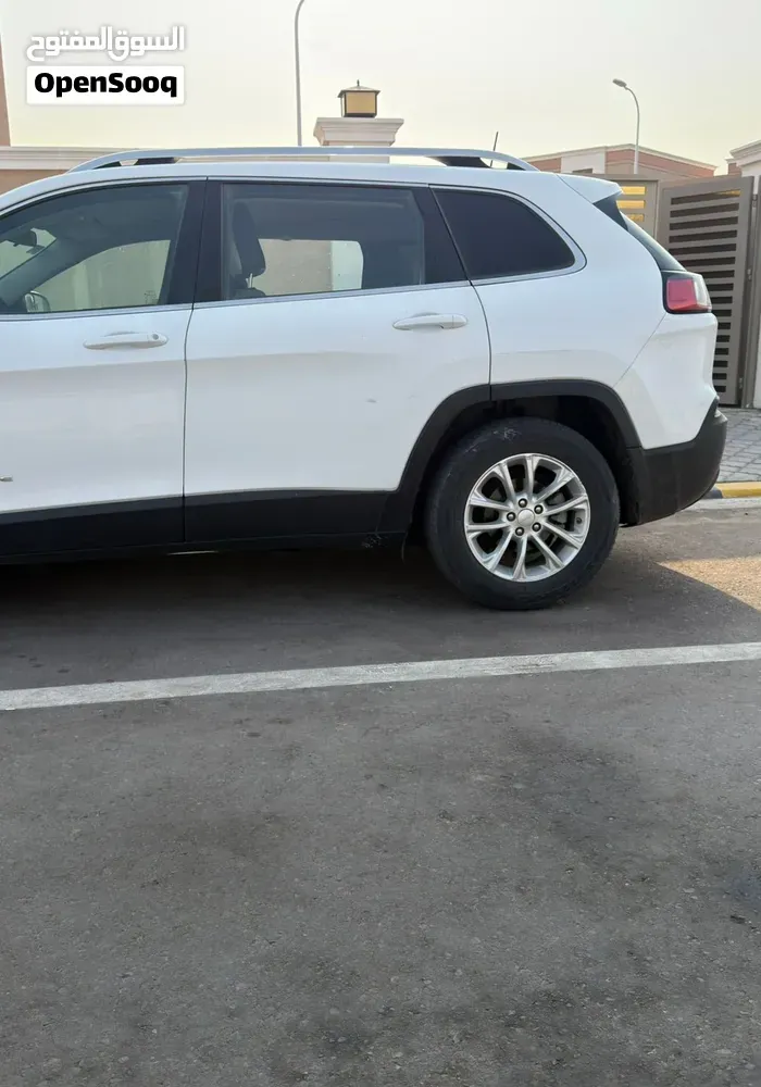 Jeep Cherokee 2019 photo 4