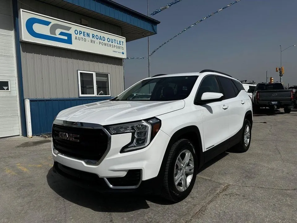 GMC Terrain 2023 photo 2