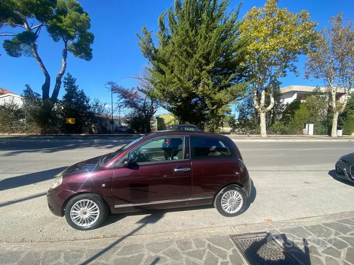 Lancia Ypsilon