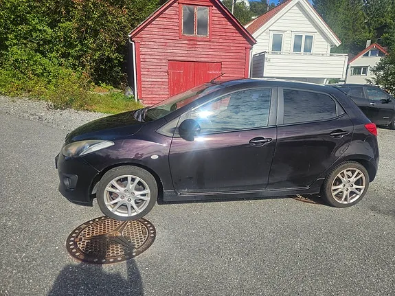 Mazda 2 2007 photo 2