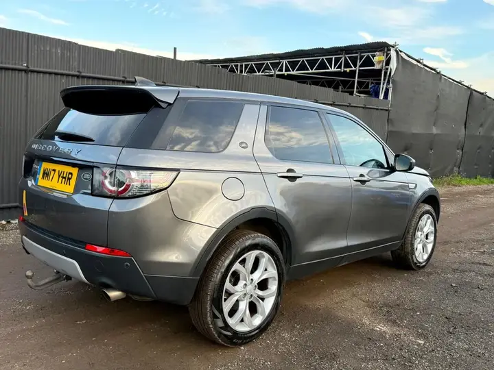 Land Rover Discovery Sport 2017 photo 3