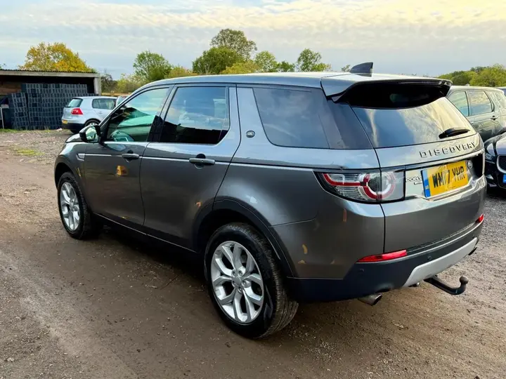 Land Rover Discovery Sport 2017 photo 2