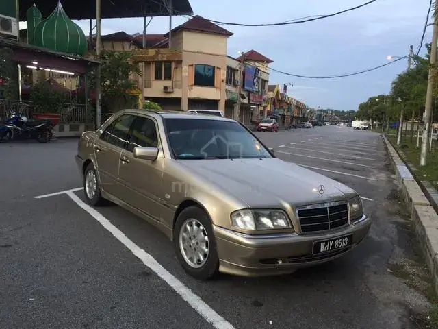 Mercedes-Benz 200