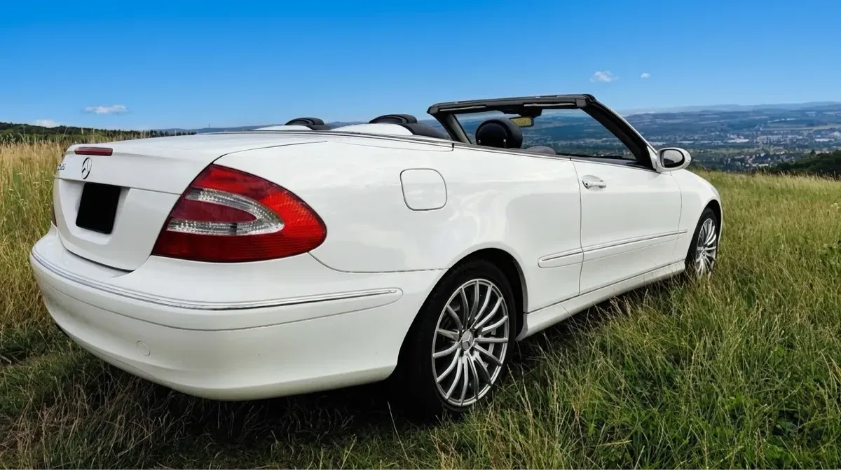 Mercedes-Benz Clk-Class 2003 photo 2