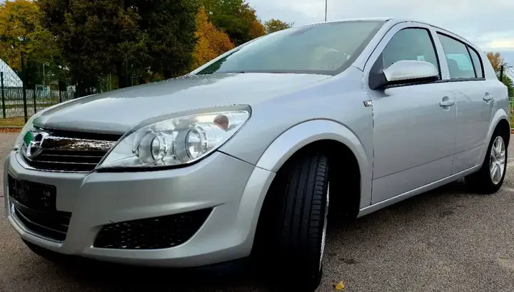 Opel Astra H 2009 photo 2