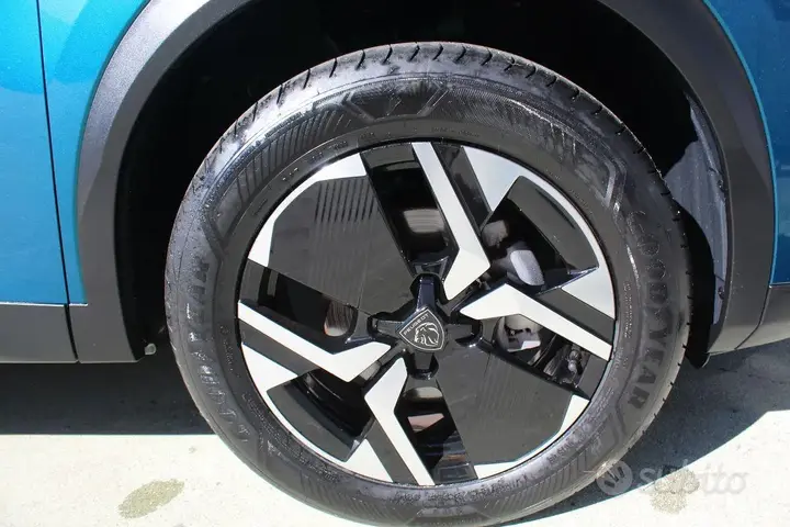 Peugeot 2008 2025 photo 4