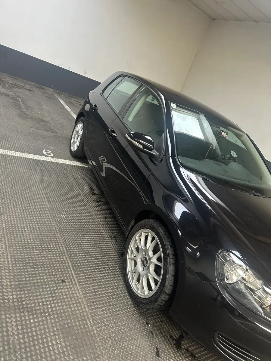 Volkswagen Golf 2009 photo 2