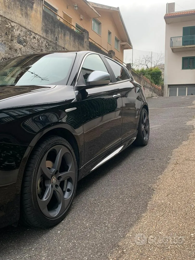 Alfa Romeo Giulietta 2018 photo 2