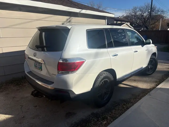 Toyota Highlander 2012 photo 4