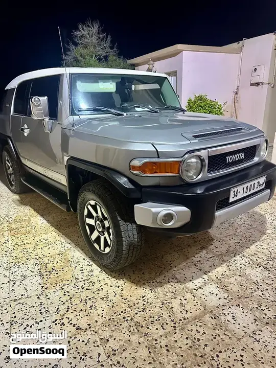 Toyota Fj 2011 photo 5