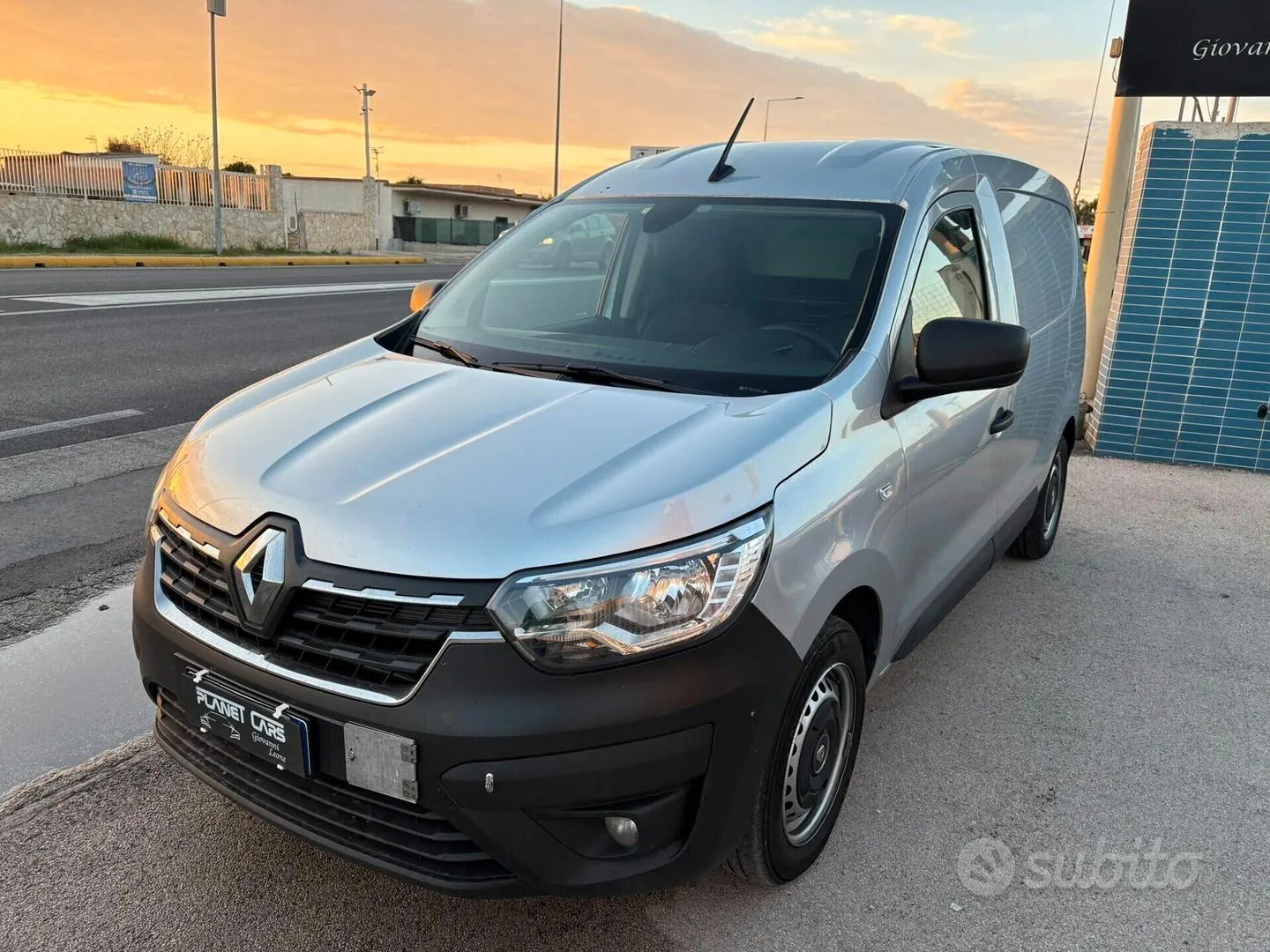 Renault Express 2023 photo 2