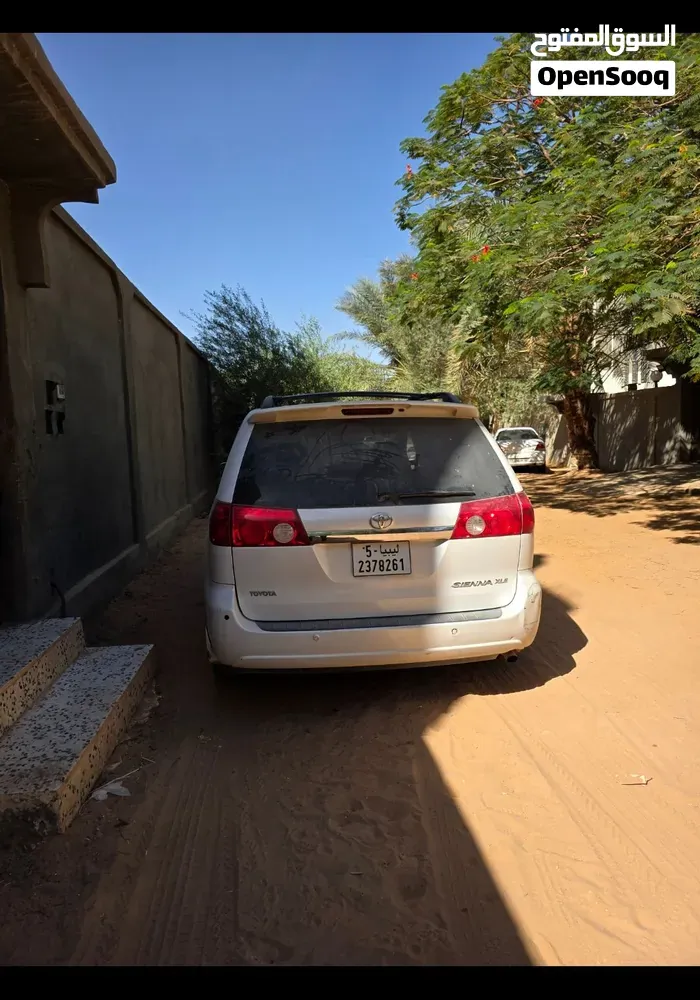 Toyota Sienna 2006 photo 2