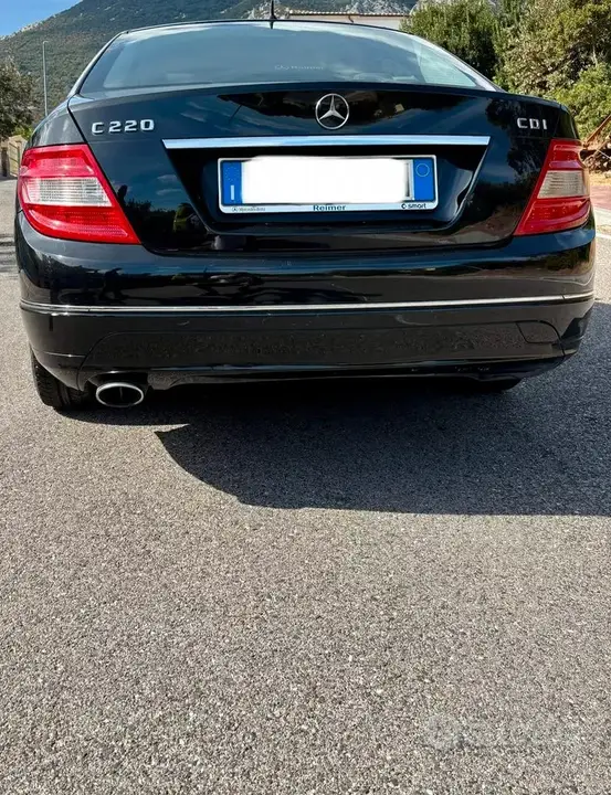 Mercedes-Benz C-Class 2010 photo 3