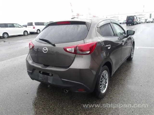 Mazda Demio 2014 photo 4
