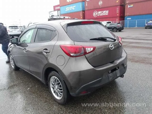 Mazda Demio 2014 photo 3