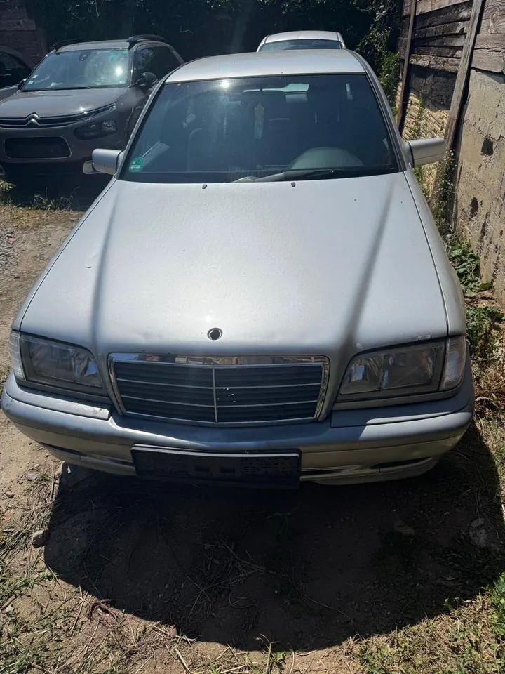 Mercedes-Benz W202
