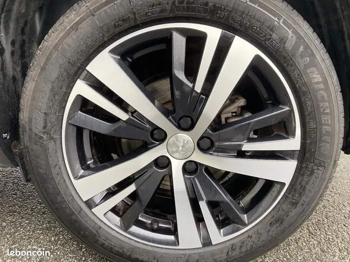 Peugeot 5008 2019 photo 5