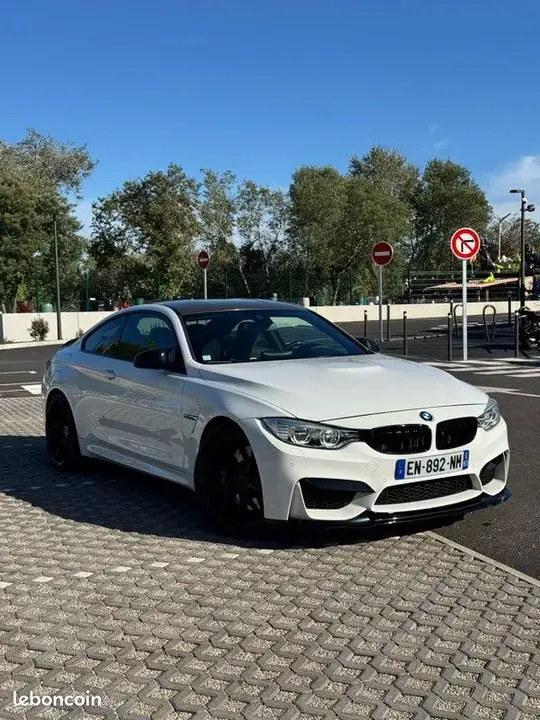 BMW M4 2014 photo 2
