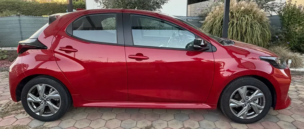 Mazda Mazda2 2024 photo 3