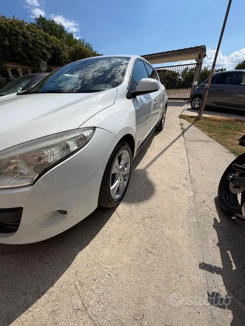 Renault Megane 2009 photo 2