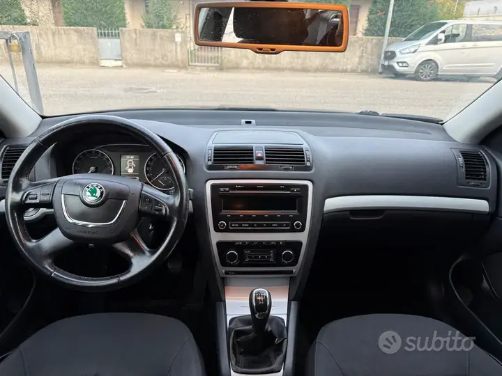 Skoda Octavia 2012 photo 4