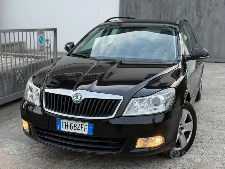 Skoda Octavia 2012 photo 2