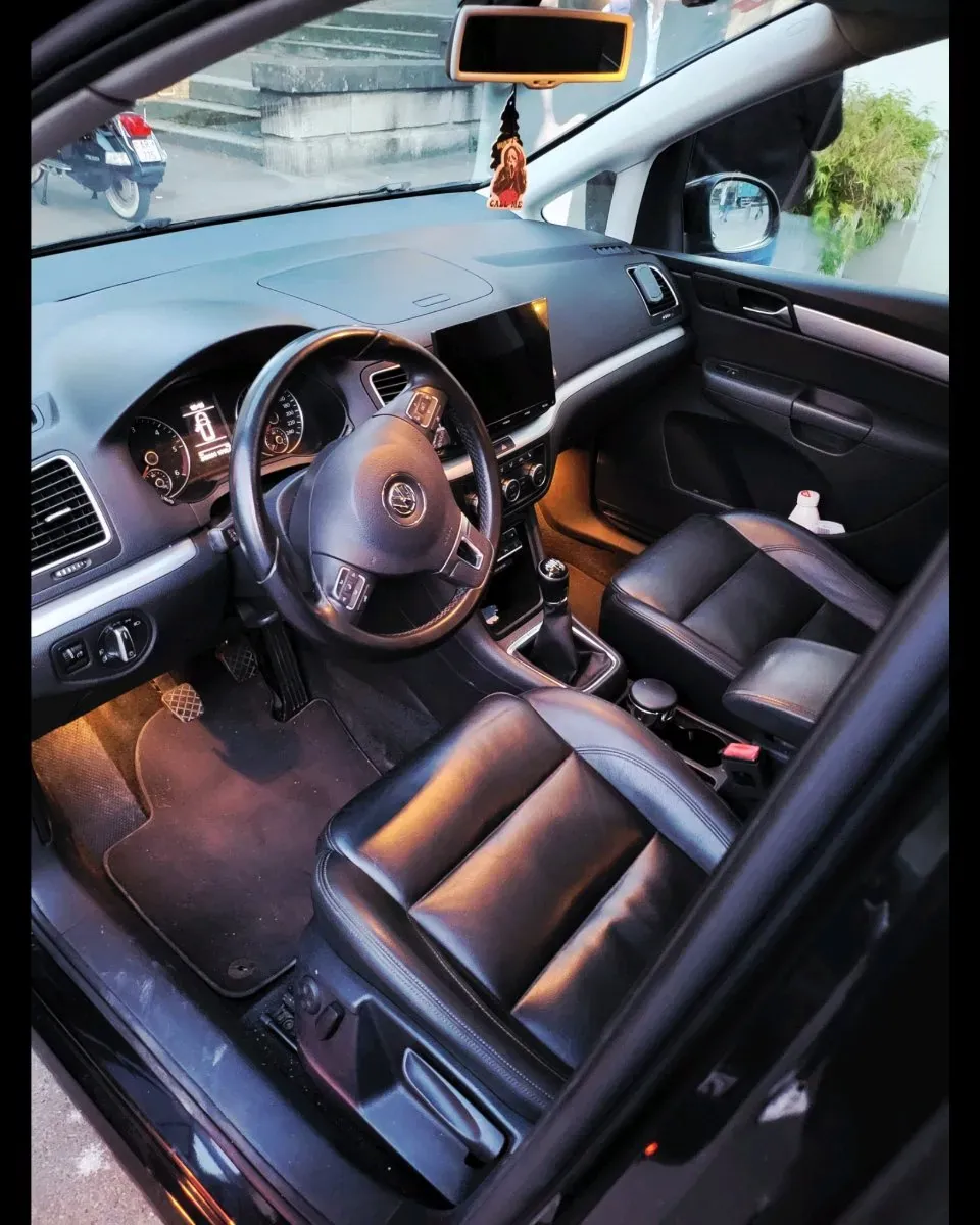 Volkswagen Sharan 2014 photo 2