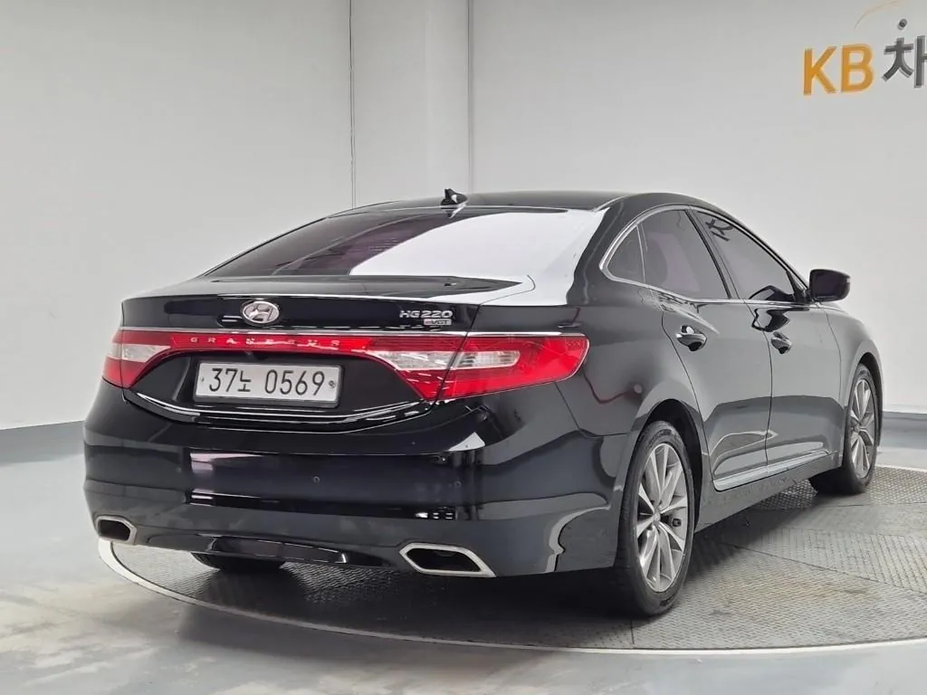 Hyundai Grandeur 2016 photo 3