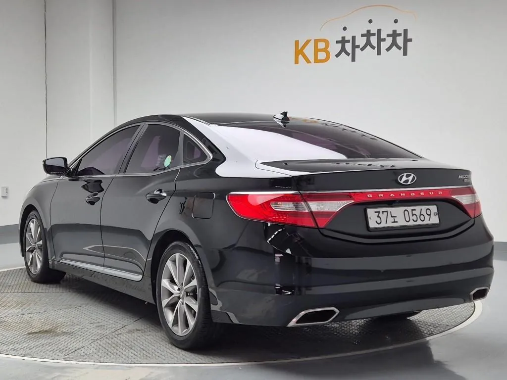 Hyundai Grandeur 2016 photo 2