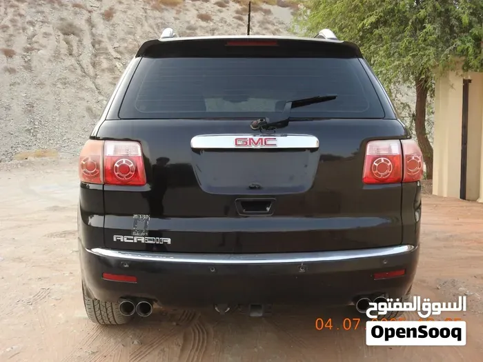 GMC Acadia 2008 photo 2