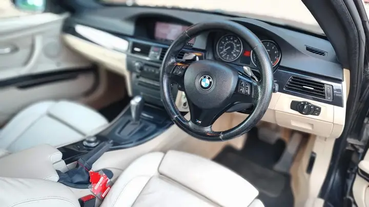 BMW 3 Series 2009 photo 5