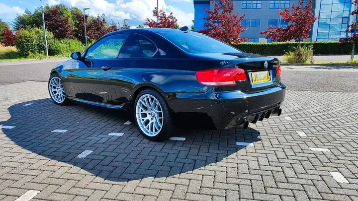 BMW 3 Series 2009 photo 3
