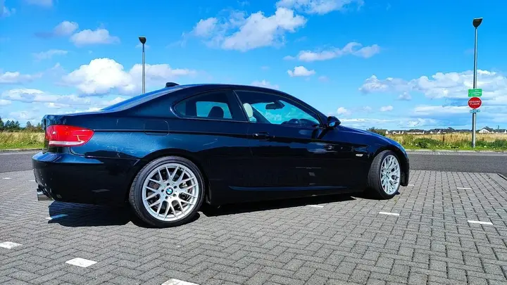 BMW 3 Series 2009 photo 4