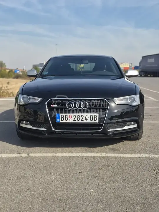 Audi A5 2012 photo 2