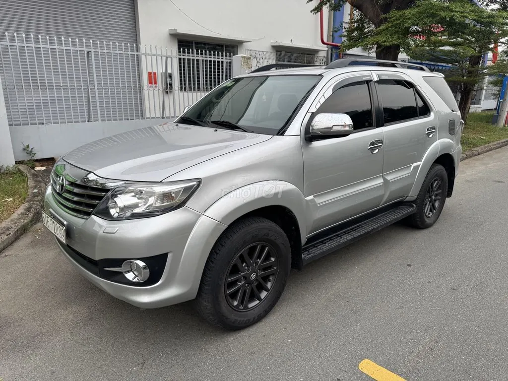 Toyota Fortuner 2015 photo 2