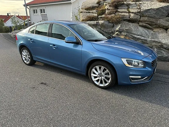 Volvo S60 2015 photo 4