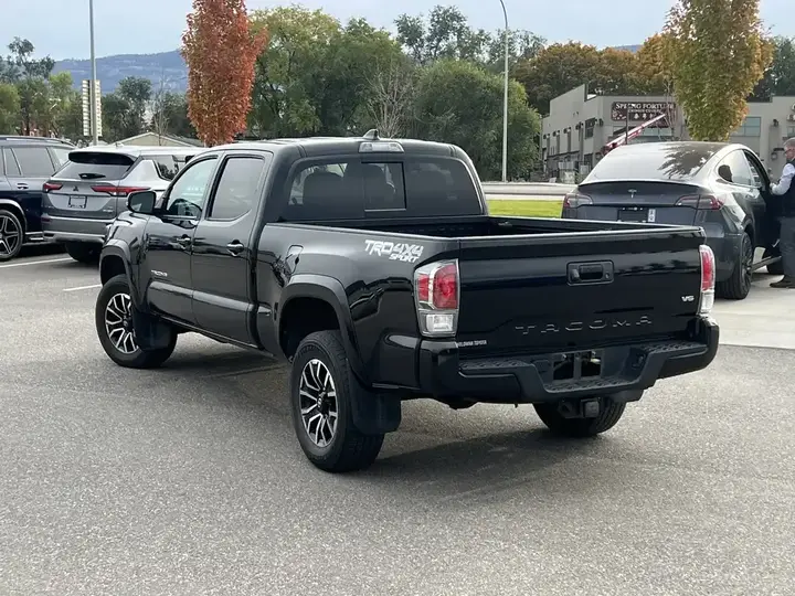 Toyota Tacoma 2021 photo 3