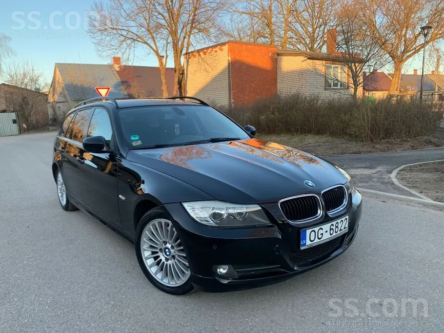 BMW 318 2009 photo 2