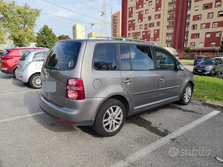 Volkswagen Touran 2008 photo 4