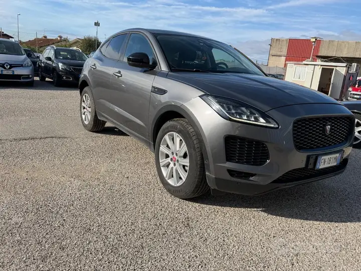 Jaguar E-Pace 2018 photo 2