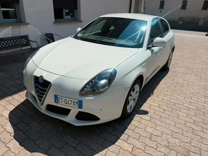 Alfa Romeo Giulietta 2013 photo 3