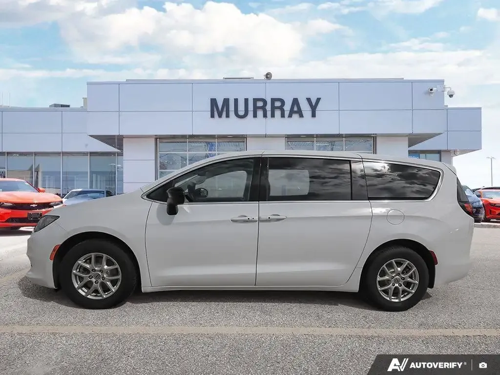 Chrysler Grand Caravan 2024 photo 4