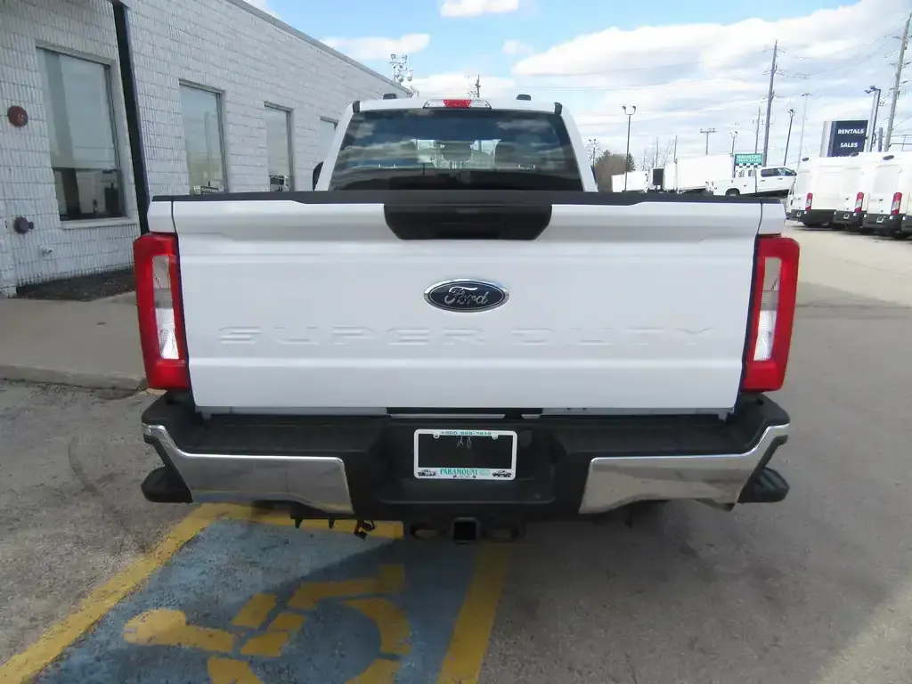 Ford F-350 Super Duty 2024 photo 3