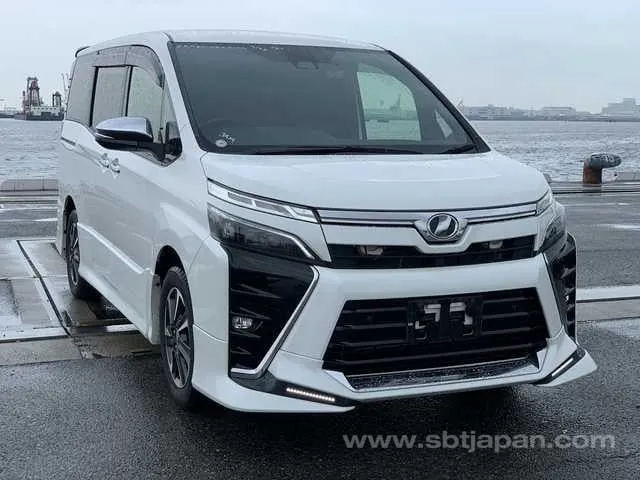 Toyota Voxy Zs