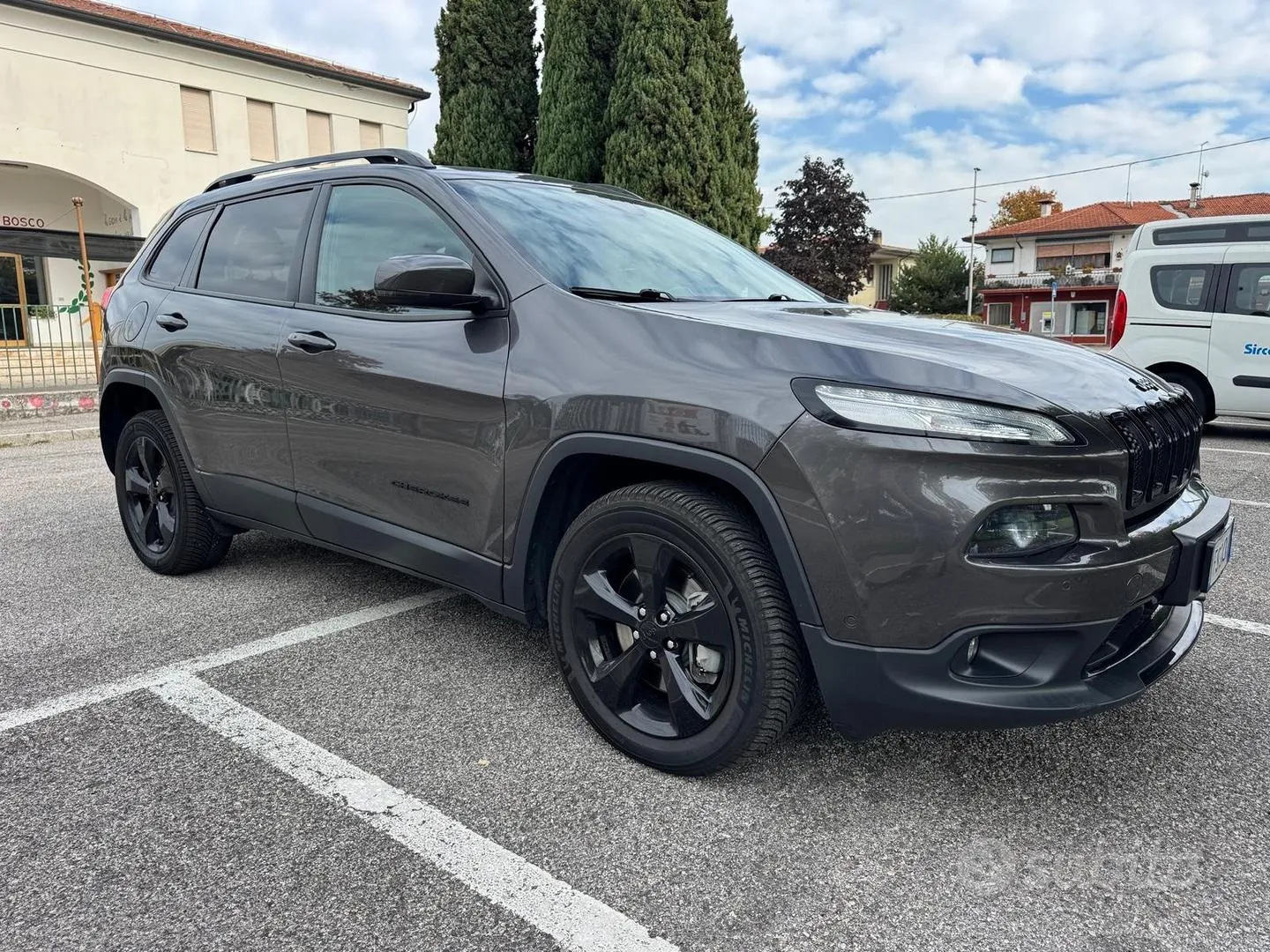 Jeep Cherokee 2018 photo 2